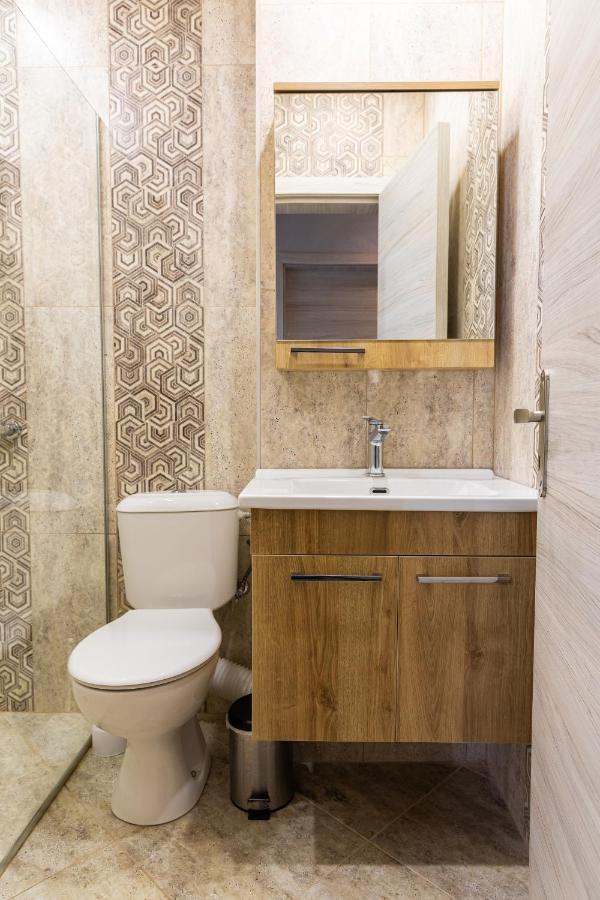 Central Point Premium + Русе Екстериор снимка