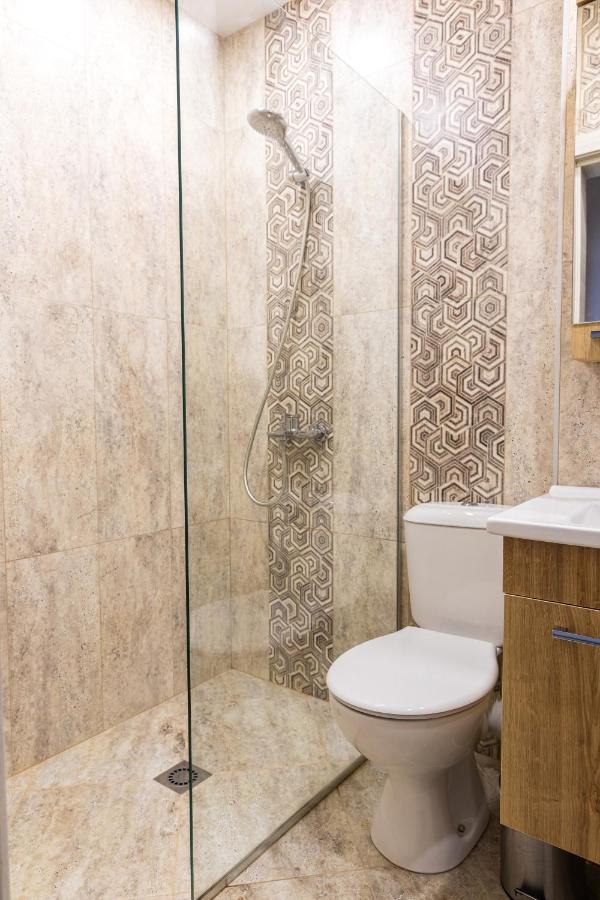 Central Point Premium + Русе Екстериор снимка